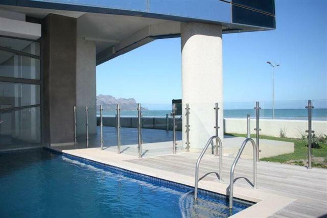 Topaz 302 Self Catering Accommodation Strand Western Cape South Africa المظهر الخارجي الصورة